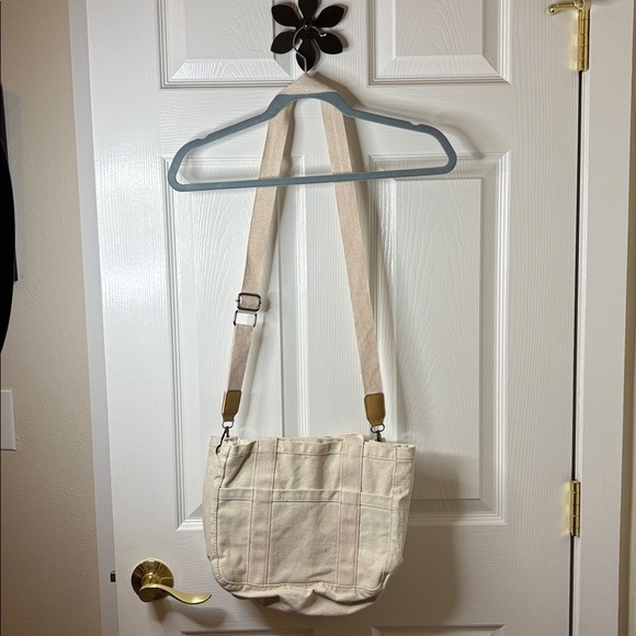 Cream Canvas Crossbody Work Tool Bag With Loads of inside and Outside Pockets - Picture 3 of 11